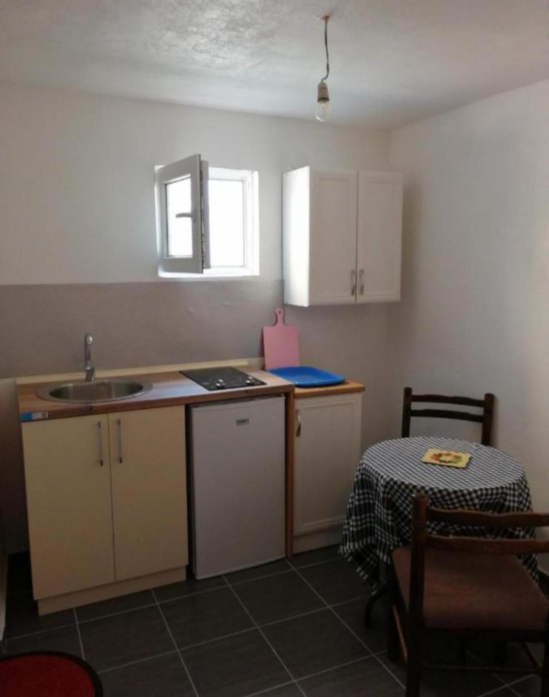 Sara Apartments Будва Стая снимка